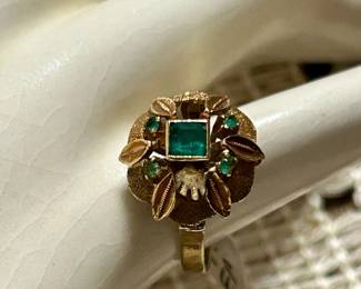 18k gold and emeralds 