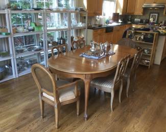44" Oval Dining Table w/6 Chairs w/3 12" Leaves