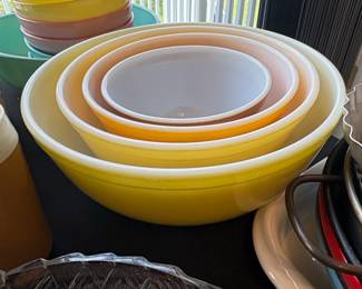 Pyrex Primary Colors Nesting Mixing Bowl Set second image