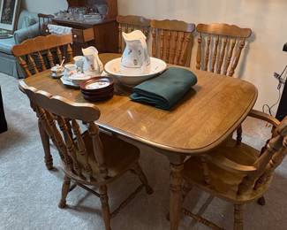 Oak Finish Farmhouse Style Dining Set with Four SpindleBack Chairs