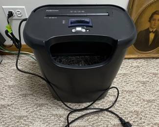 Fellowes PC Shredder second image