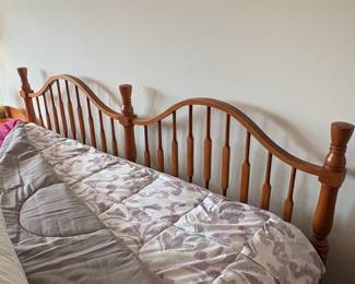 Crawford Furniture Wooden Spindle Headboard and Footboard Bed Frame third image