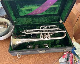 VINTAGE CONN TRUMPET.
