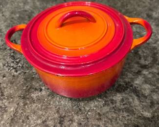 LE CREUSET POT.