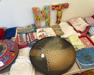 PLACE MATS AND DISH TOWELS. 