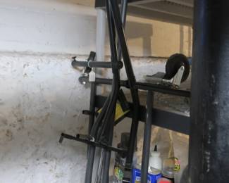 clothes hanging racks