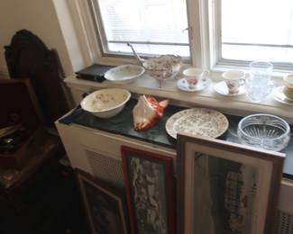 cups  and  saucers  and  decor