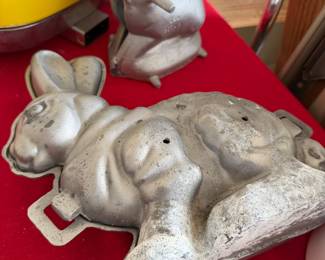 Cast aluminum large bunny molds
