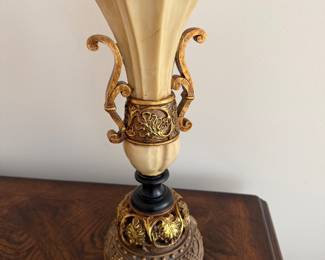 Vintage Chalmette table vase