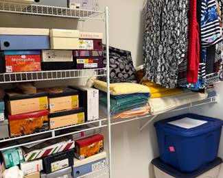 Womens' shoes, size 8 - 8,5 W