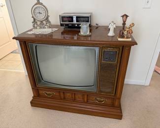 1970s Zenith console TV