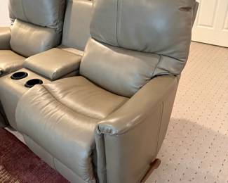 LA Z BOY Dual Leather Recliner