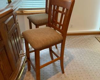 Free Standing Bar with Pull-Out Blackjack Table