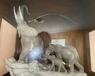 Gorgeous elephants Lladros Large!!