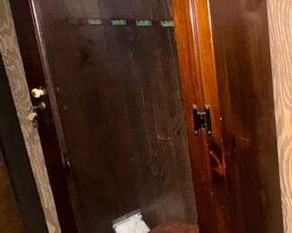 same gun cabinet, still empty!