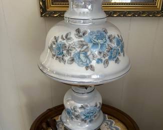 Pair of Gone with the Wind lamps