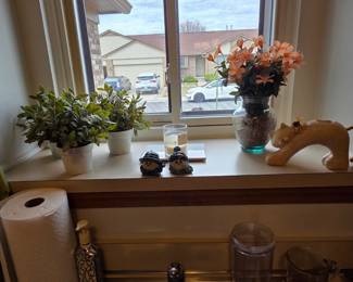 Greenery, Cat Candle Holder, Vace with Silk Flowers, decor