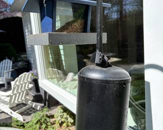 Birdhouse and feeder