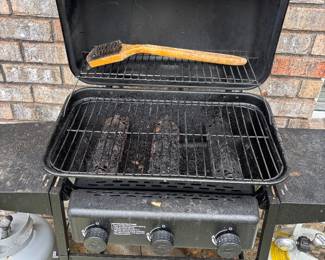 Expert Gas Grill 3 burners $90.00