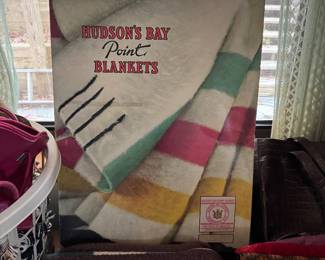 Hudson Bay Blanket box with blanket