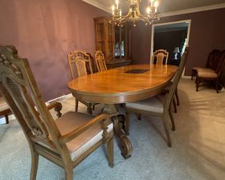 Dining room table and chairs 