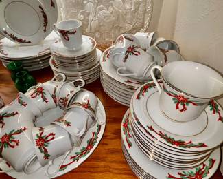 16 dinner plates, 16 salad plates, 16 cups, 16 saucers