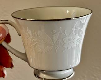 Noritake Rainer cup details