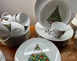 Jamestown Holiday China