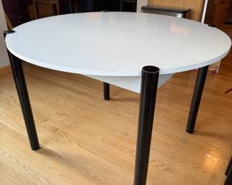 Circular Dining Room Table 