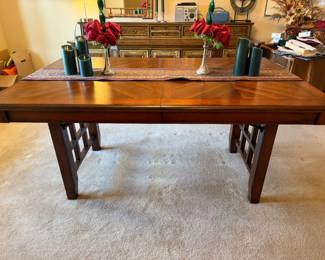 Dining Room Table One Extra Leaf 