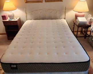 Full size complete bed