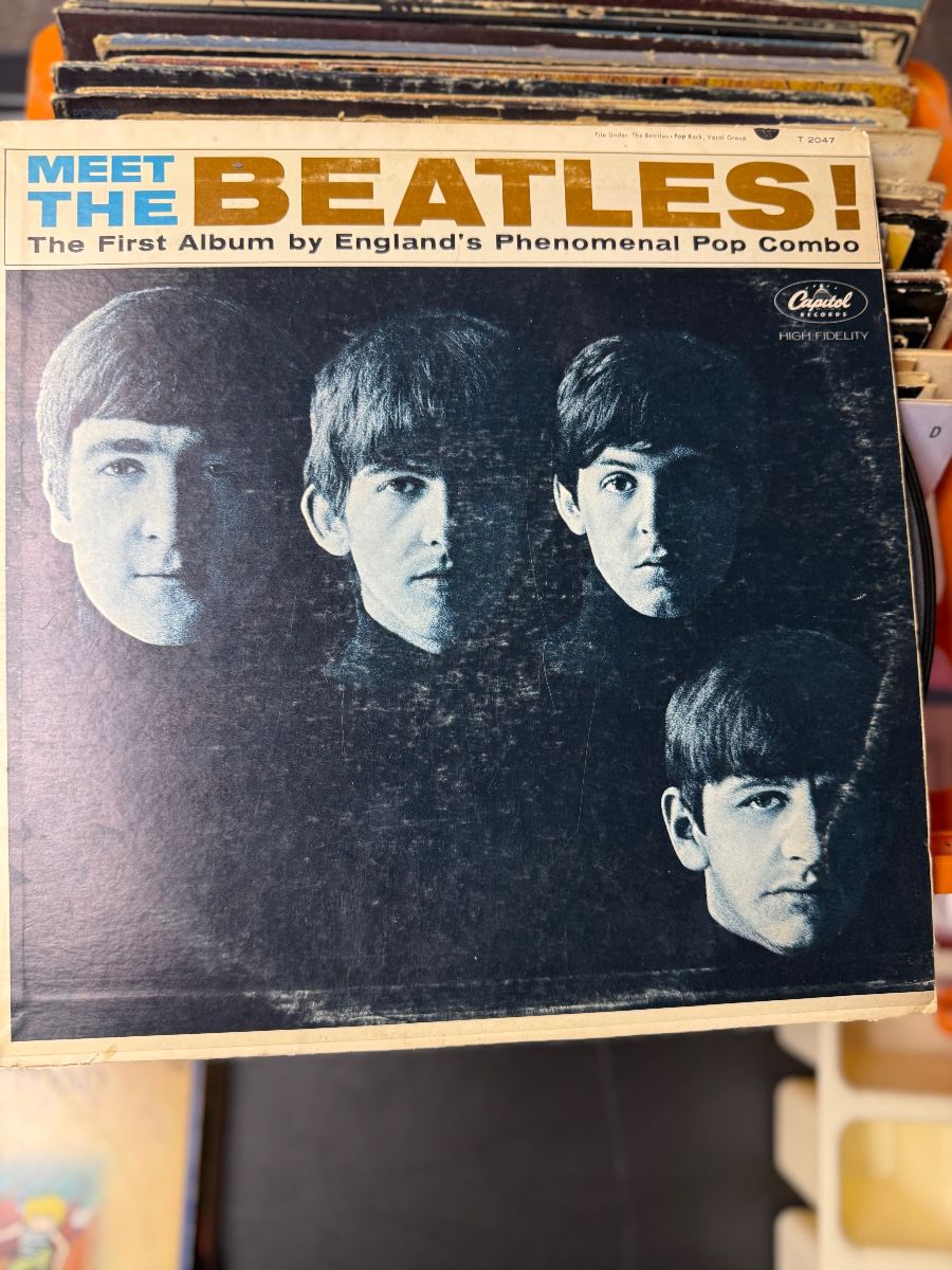 Large collection of rare Vinyls (Beatles, AeroSmith, Queen, Led Zepplin, Elvis, etc)