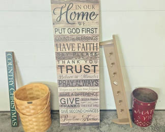 Lot 21: Country Decor Lot