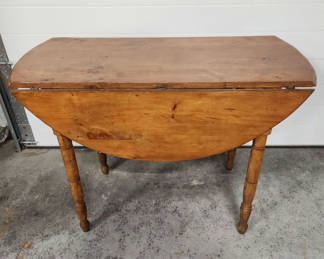 Lot 53: Early Pine Drop Leaf Table