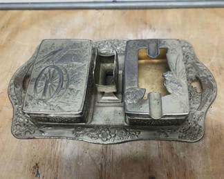 Lot 89: Vintage Japanese Smoking Set