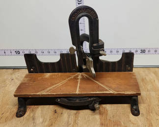 Lot 47: Vintage Stanley No. 150 Miter Box