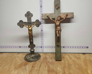 Lot 8: Vintage Crucifix Lot