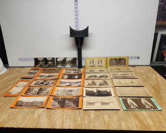 Lot 30: Stereoscopic Viewer & Cards