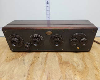 Lot 60: Vintage Atwater Kent Receiving Set Model 20