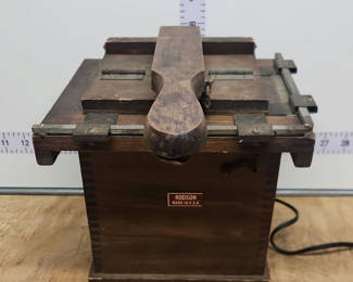 Lot 14: Antique Rodson Slide Viewer Editor