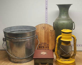 Lot 123: Country Decor Lot