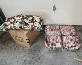 Lot 24: Country Seat Cushion Lot