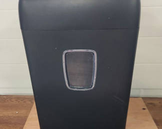 Lot 153: Insignia Paper Shredder