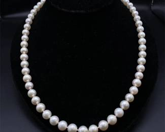 22.5" Pearl Necklace in 14K Yellow Gold