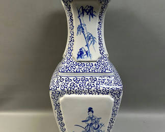 Lot 63: Vintage Large Asian Blue and White Vase
