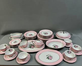 Lot 45: Vogue "Royal Jackson" Fine China