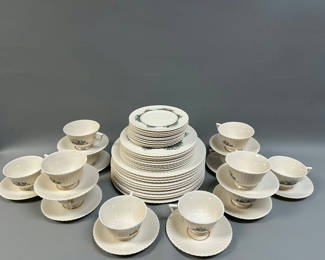 Lot 16: Lenox Rutledge China