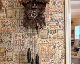 #85 - $250 -Germany cuckoo clock with activation music 