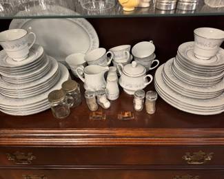 #100 - $150 - Noritake merrywood china set 