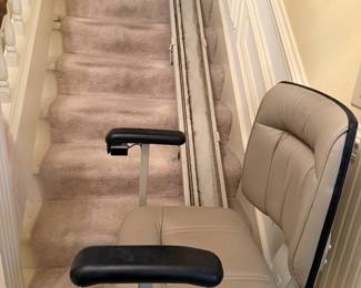 #123 - $ - Bruno chair lift for steps